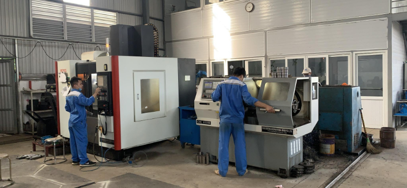 Đơn hàng cơ khí và vận hành máy CNC