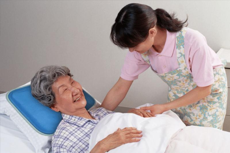 Công việc hộ lý phù hợp với lao động kiên nhẫn, trách nhiệm