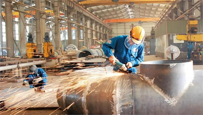 Nam giới có tay nghề và sức khỏe tốt khi tham gia xuất khẩu lao động Đài Loan Thanh Hóa ngành cơ khí sẽ sở hữu mức lương cứng vượt trội