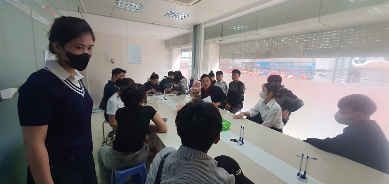Đào tạo tiếng và định hướng
