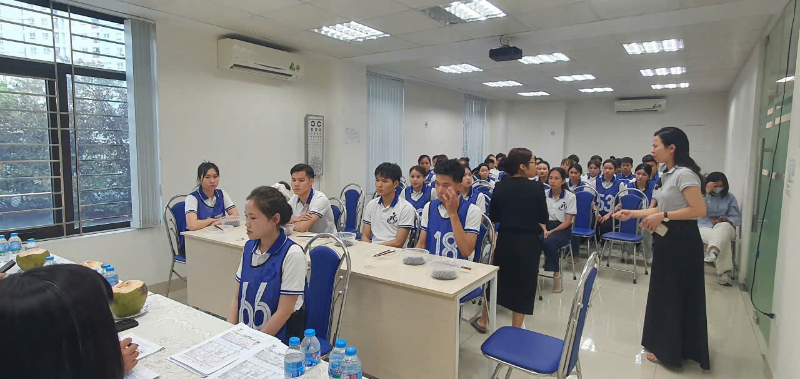 Buổi đào tạo và thi tuyển đơn hàng Đài Loan giúp ứng viên hiểu rõ công việc, điều kiện tuyển chọn, khu vực làm việc và những điểm cần hỏi trước khi đăng ký.
