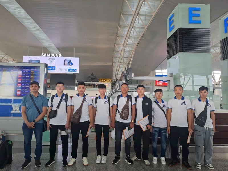 Niềm vui của người lao động khi xuất cảnh thành công qua công ty phái cử uy tín. 