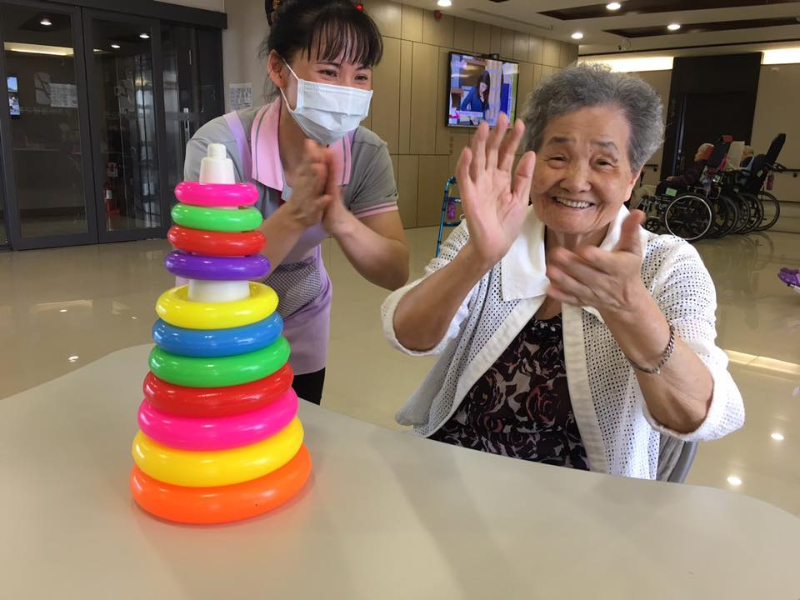 Đơn hàng hộ lý, giám hộ và giúp việc gia đình dành cho nữ