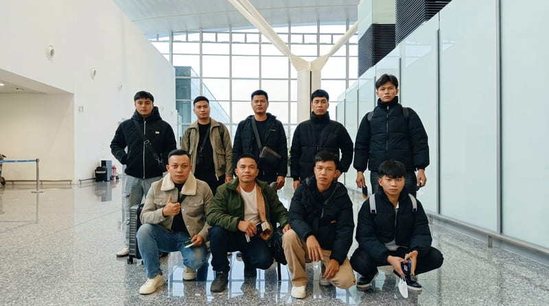Người lao động hoàn thiện giấy tờ XKLĐ Đài Loan và xuất cảnh thành công.