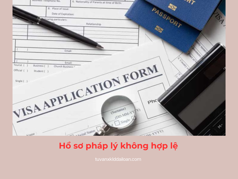 Hồ sơ và giấy tờ cá nhân cần được chuẩn bị đầy đủ, chính xác thông tin trước khi làm thủ tục xuất cảnh.