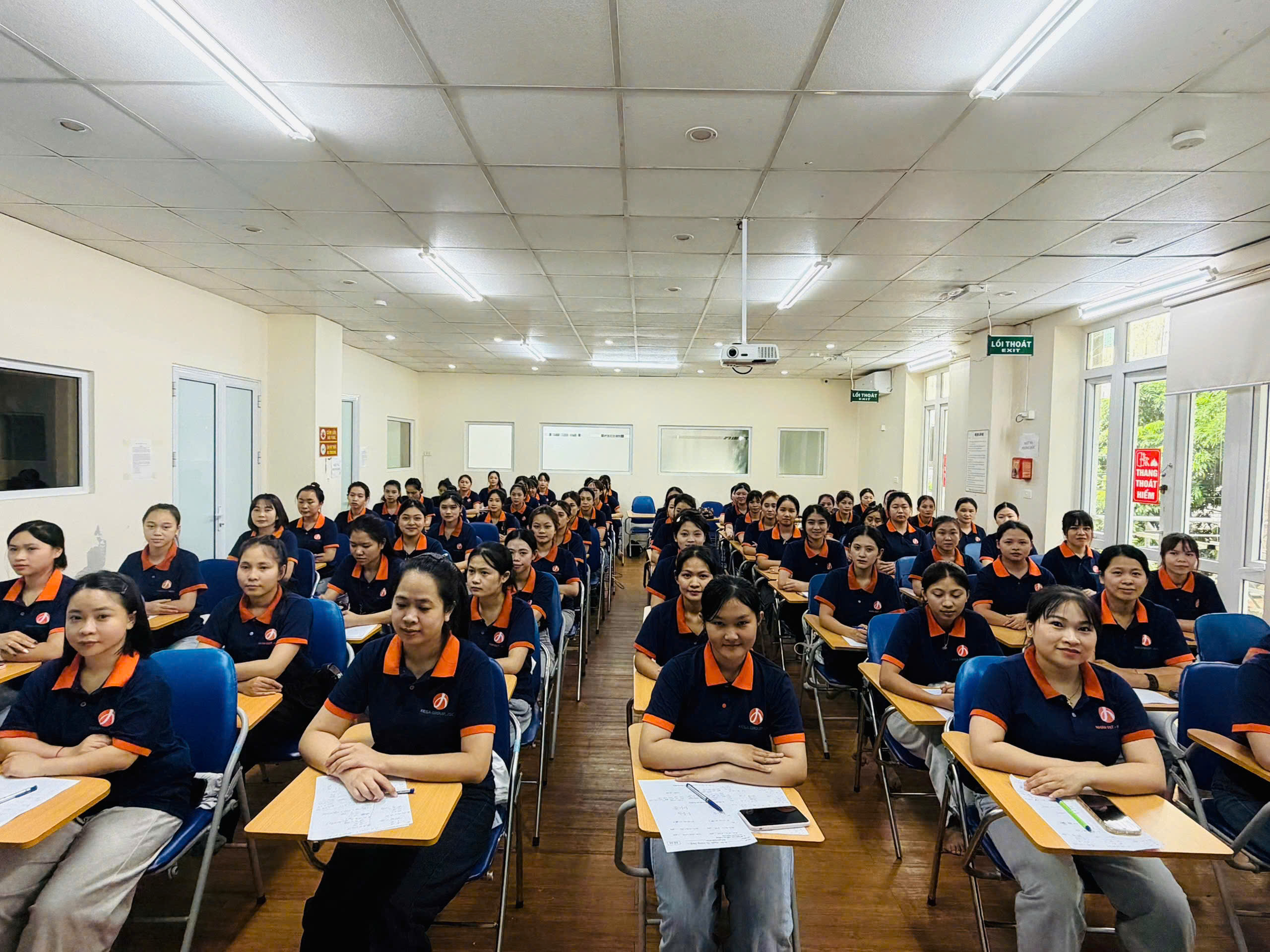 Đào tạo định hướng & học ngoại ngữ