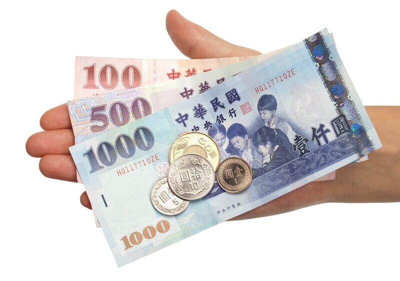 Tiền mặt và vàng hàng hóa bị cấm mang sang Đài Loan mới