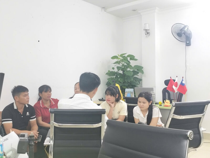 Cách chúng tôi xuất bản nội dung đánh giá